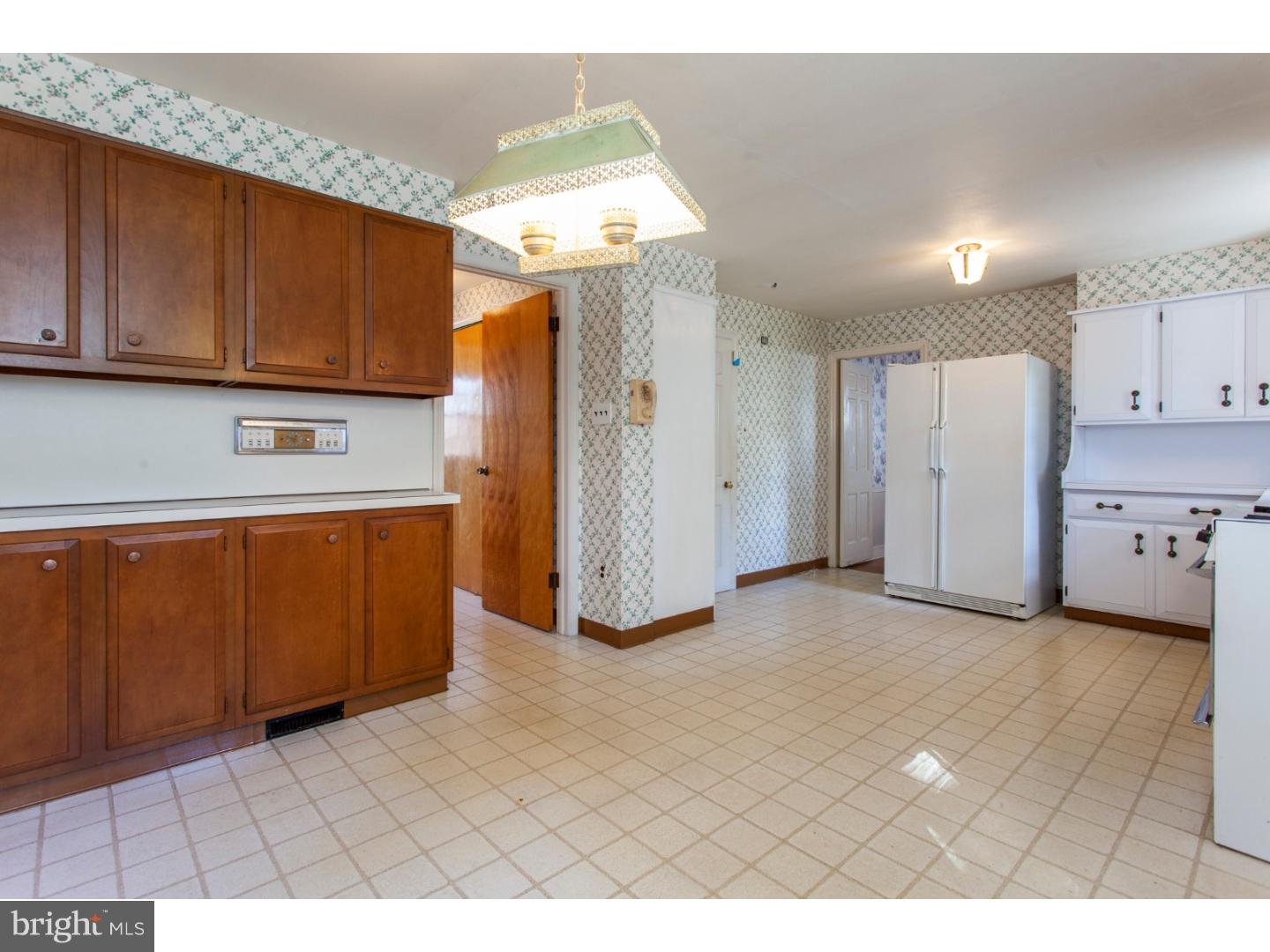 353 Powell Road Springfield, PA 19064 - Photo 9 of 25 Kitchen
