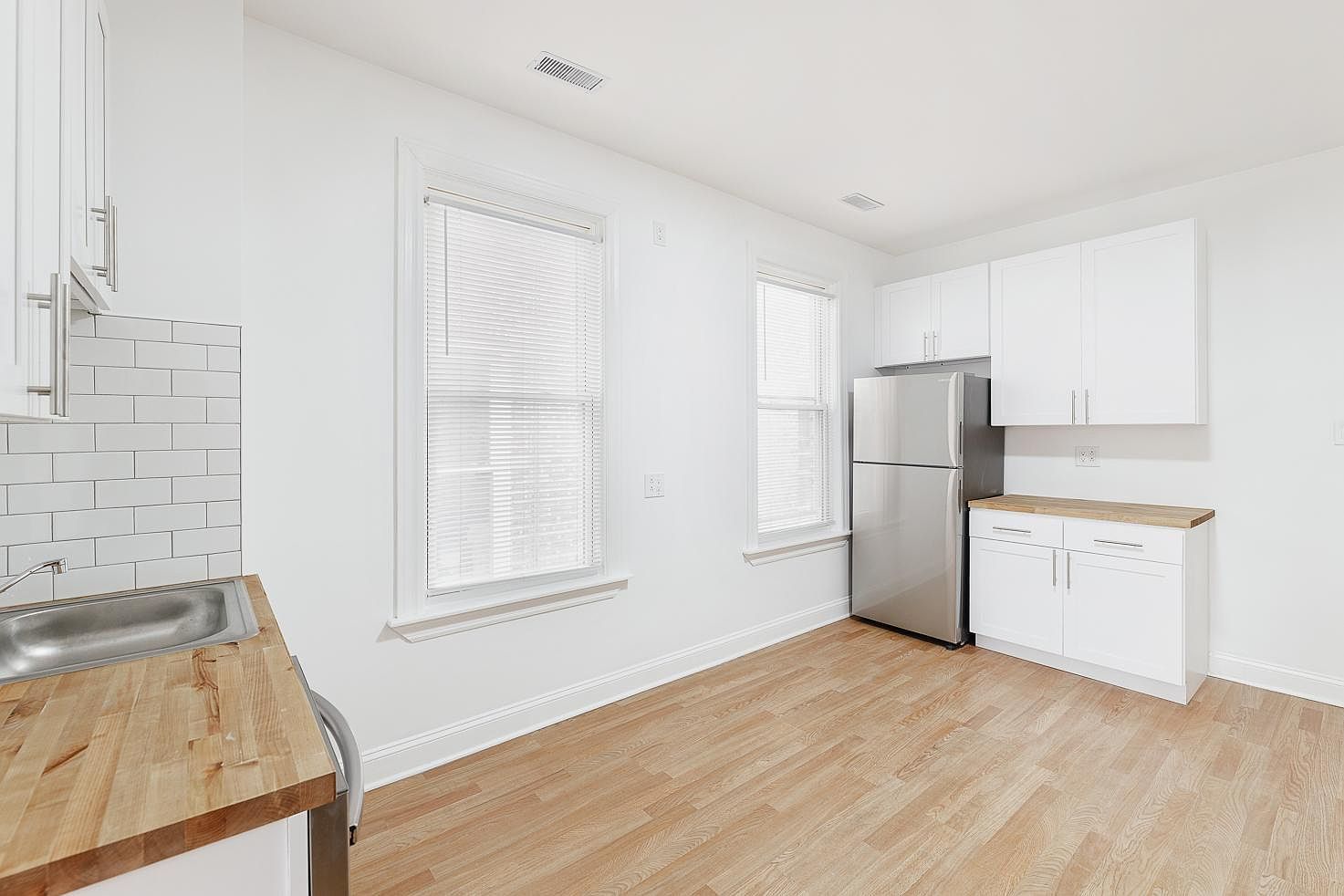 1430 West Superior Street, Unit 2R Chicago, IL 60642 - Photo 4 of 18