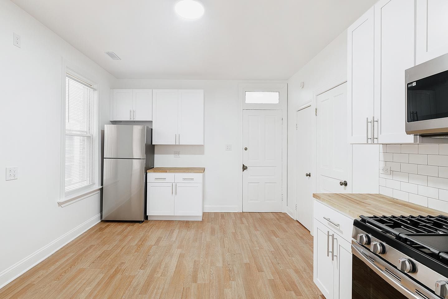 1430 West Superior Street, Unit 2R Chicago, IL 60642 - Photo 5 of 18