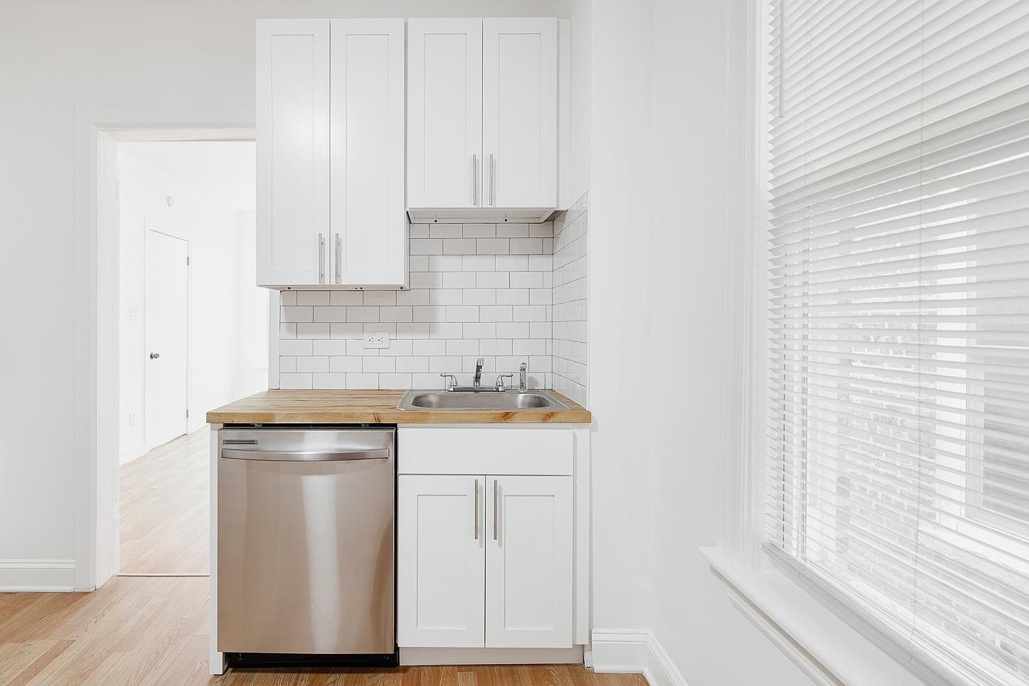 1430 West Superior Street, Unit 2R Chicago, IL 60642 - Photo 6 of 18