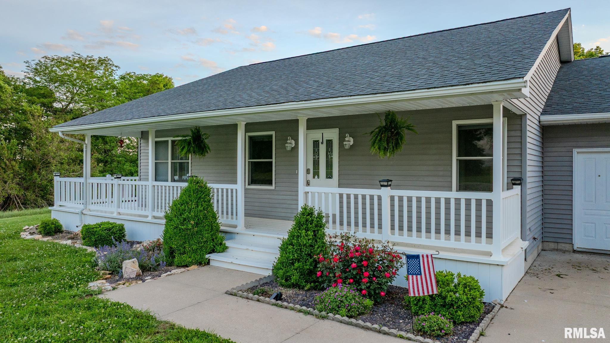 1447 North 200th Avenue Payson, IL 62360 - Photo 8 of 45