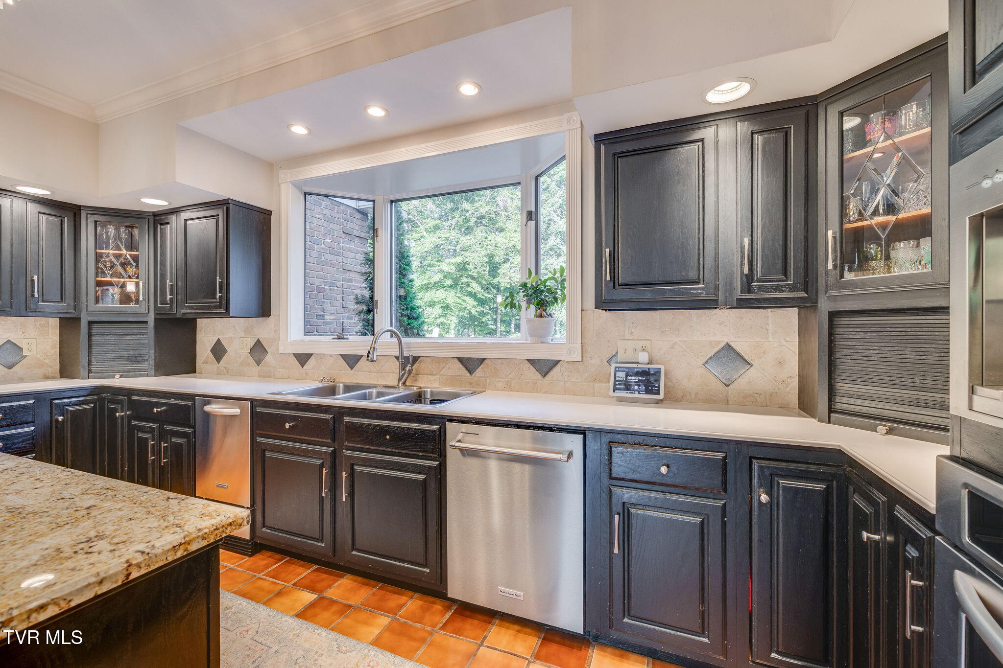704 Chippendale Road Kingsport, TN 37660 - Photo 18 of 95 012