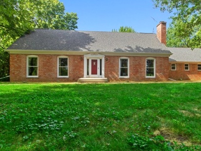 1870 Scully Road Dwight, IL 60420 - Photo 3 of 29 a front view of house with yard and green space