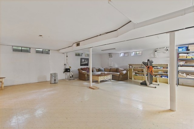 1870 Scully Road Dwight, IL 60420 - Photo 26 of 29 a view of a room with gym equipment