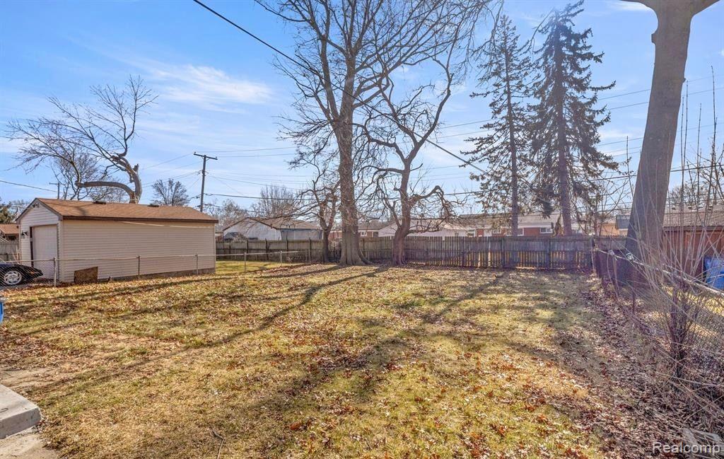 27007 Joy Road Dearborn Heights, MI 48127 - Photo 18 of 21