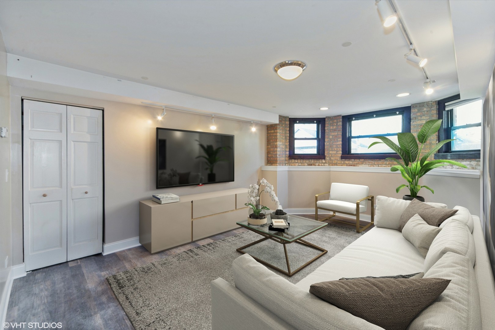 4451 North Hamilton Avenue, Unit G Chicago, IL 60625 - Photo 3 of 11