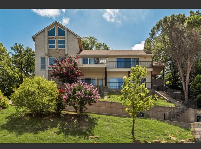 $1,700 | 1803 Old Oak Drive, Arlington, TX 76012