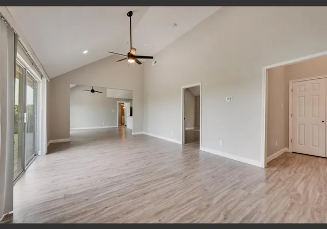 $1,700 | 1803 Old Oak Drive, Arlington, TX 76012