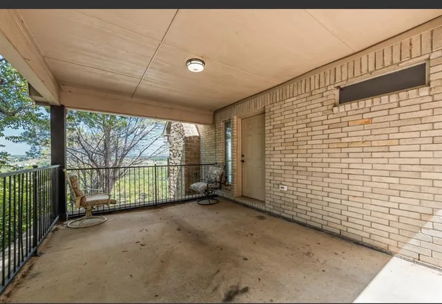 $1,700 | 1803 Old Oak Drive, Arlington, TX 76012