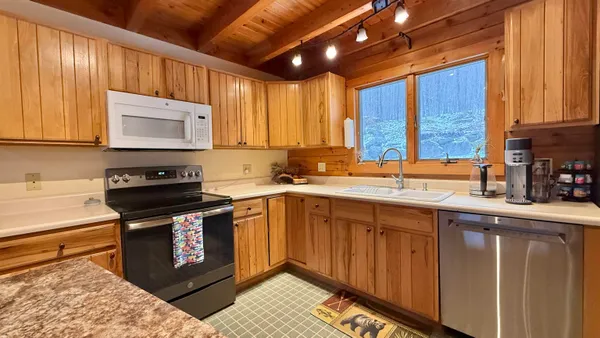 $500,000 | 1207 Iron Gate Road, Cambridge, VT 05444