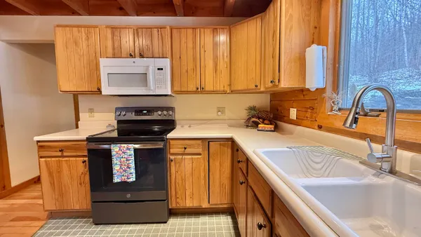 $500,000 | 1207 Iron Gate Road, Cambridge, VT 05444