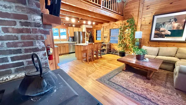 $500,000 | 1207 Iron Gate Road, Cambridge, VT 05444