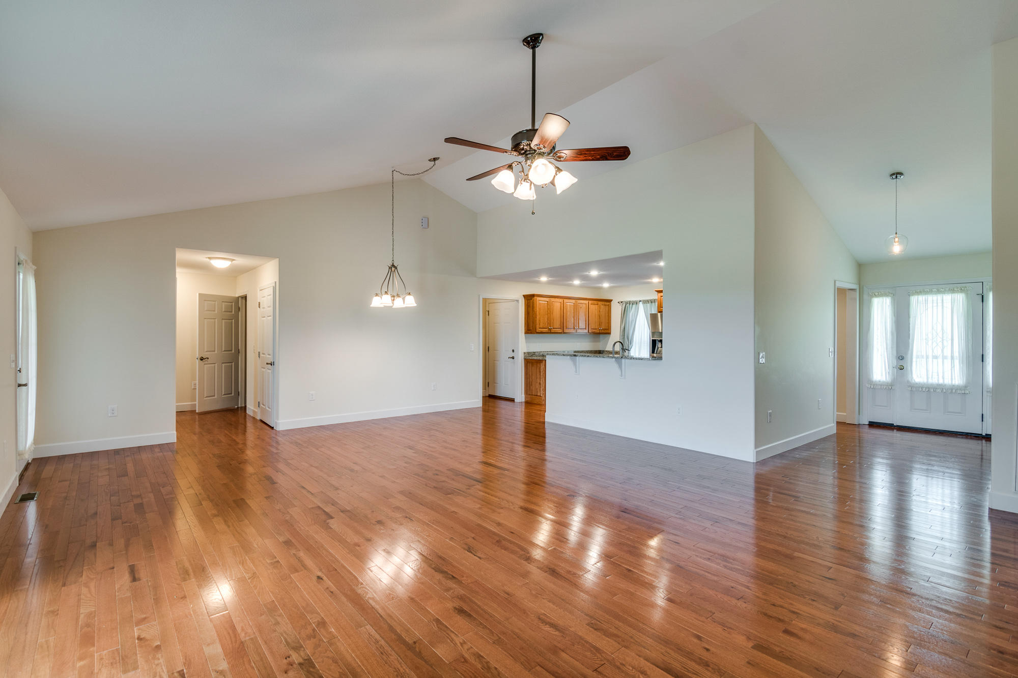 111 Potato Farm Road Crossville, TN 38571 - Photo 5 of 40 Living Room