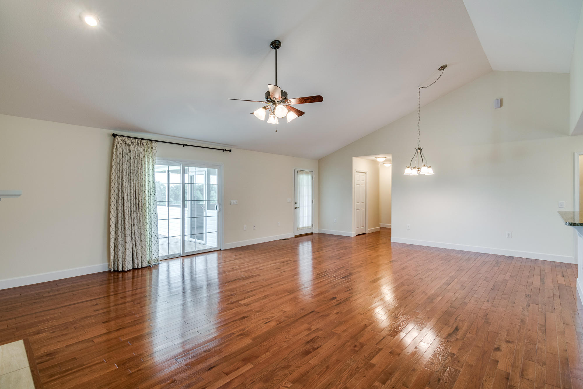111 Potato Farm Road Crossville, TN 38571 - Photo 6 of 40 Living Room