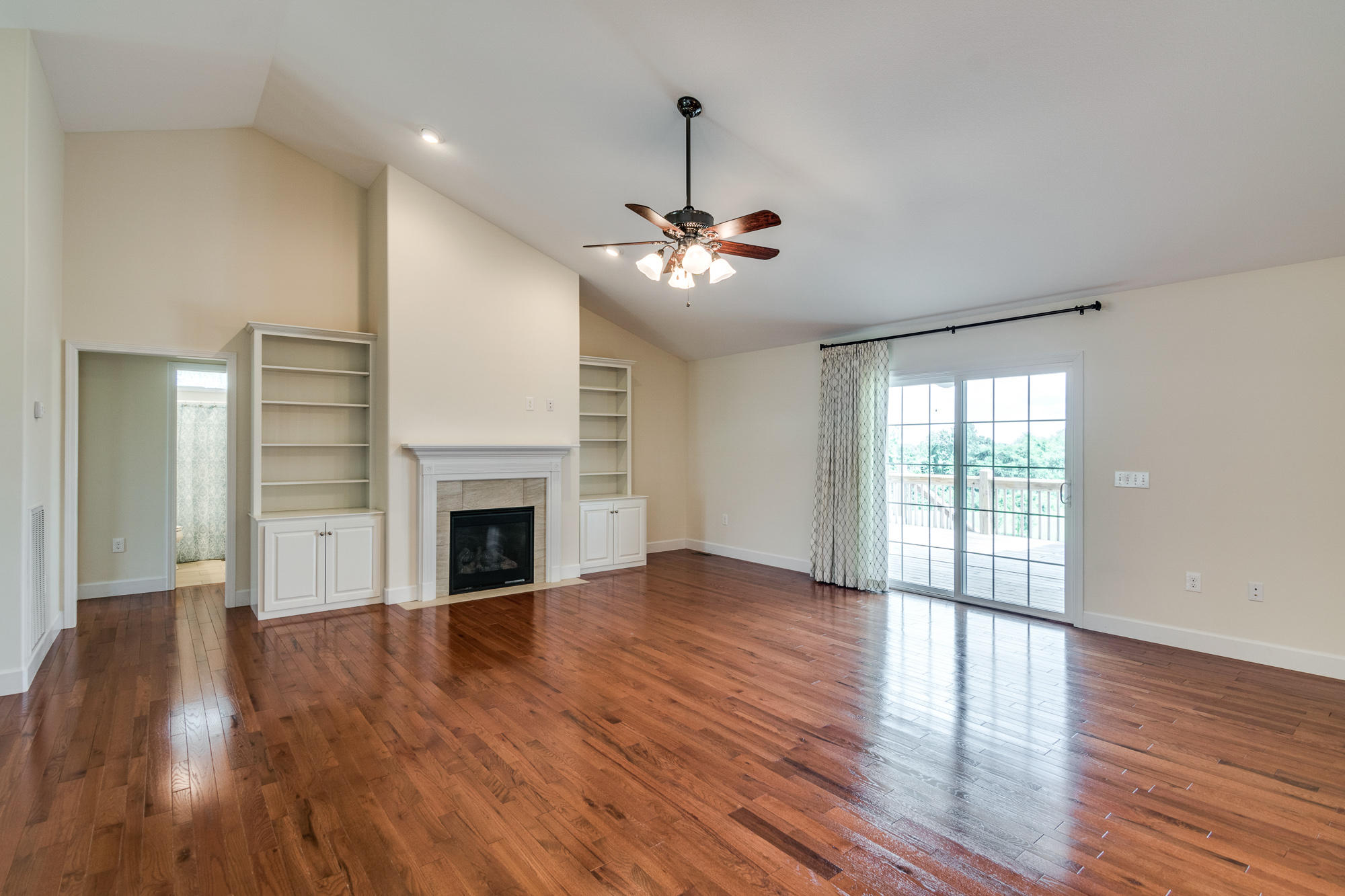 111 Potato Farm Road Crossville, TN 38571 - Photo 7 of 40 Living Room