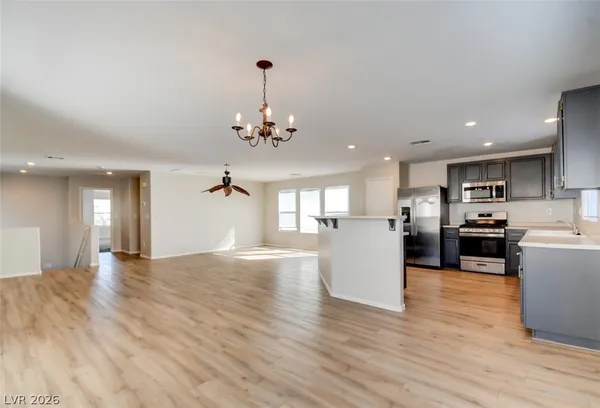 $2,595 | 9527 Violet Sunset Avenue, Las Vegas, NV 89148