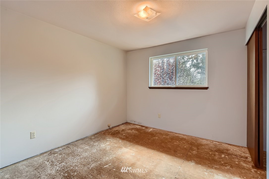 1823 224th Street Southwest Bothell, WA 98021 - Photo 22 of 27 a view of empty room with window