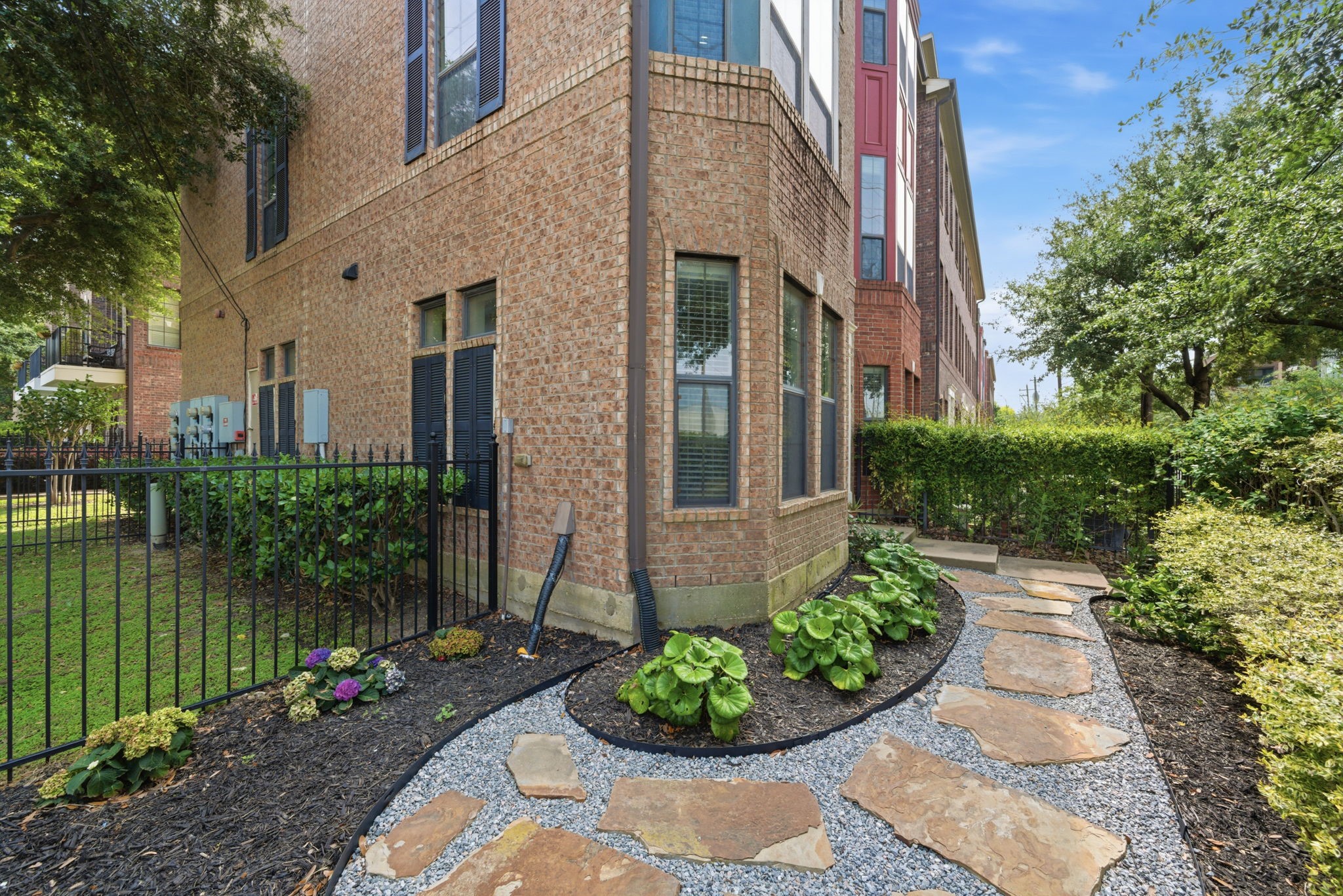 2110 Shearn Street, Unit 16 Houston, TX 77007 - Photo 30 of 37 The front yard is just the right amount of space for an urban garden and pets! Landscaping has just been updated - fresh mulch, pavers have been releveled, new plants - making it such an inviting space!