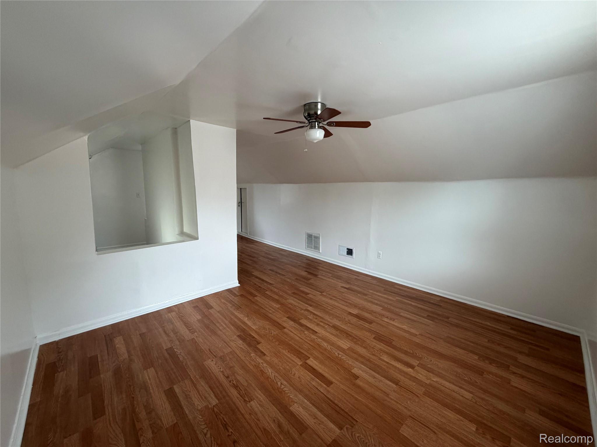 26985 Andover Street Inkster, MI 48141 - Photo 7 of 8 IMG_1939.jpeg