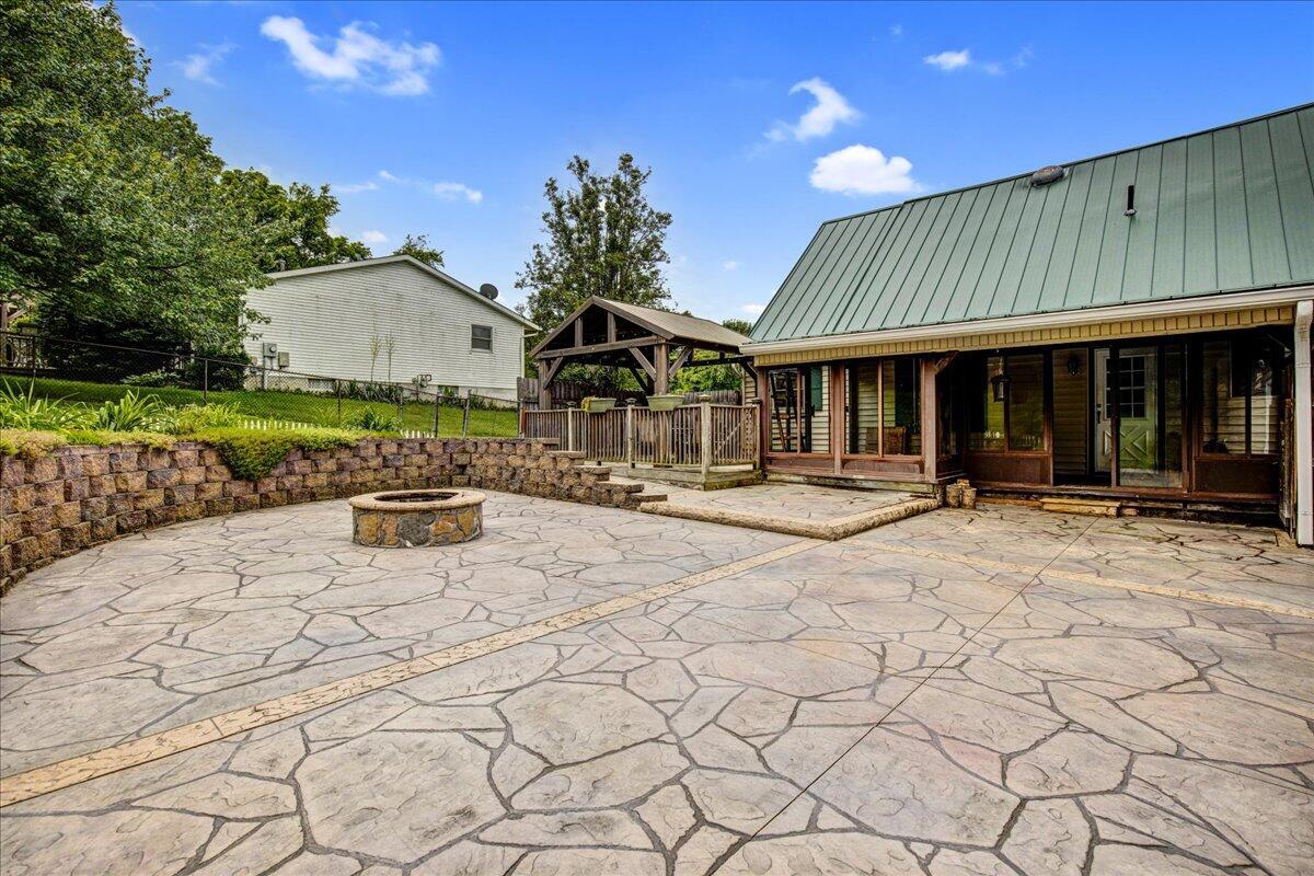726 Boving Road Lancaster, OH 43130 - Photo 7 of 51 21-0X6A7462_3_4