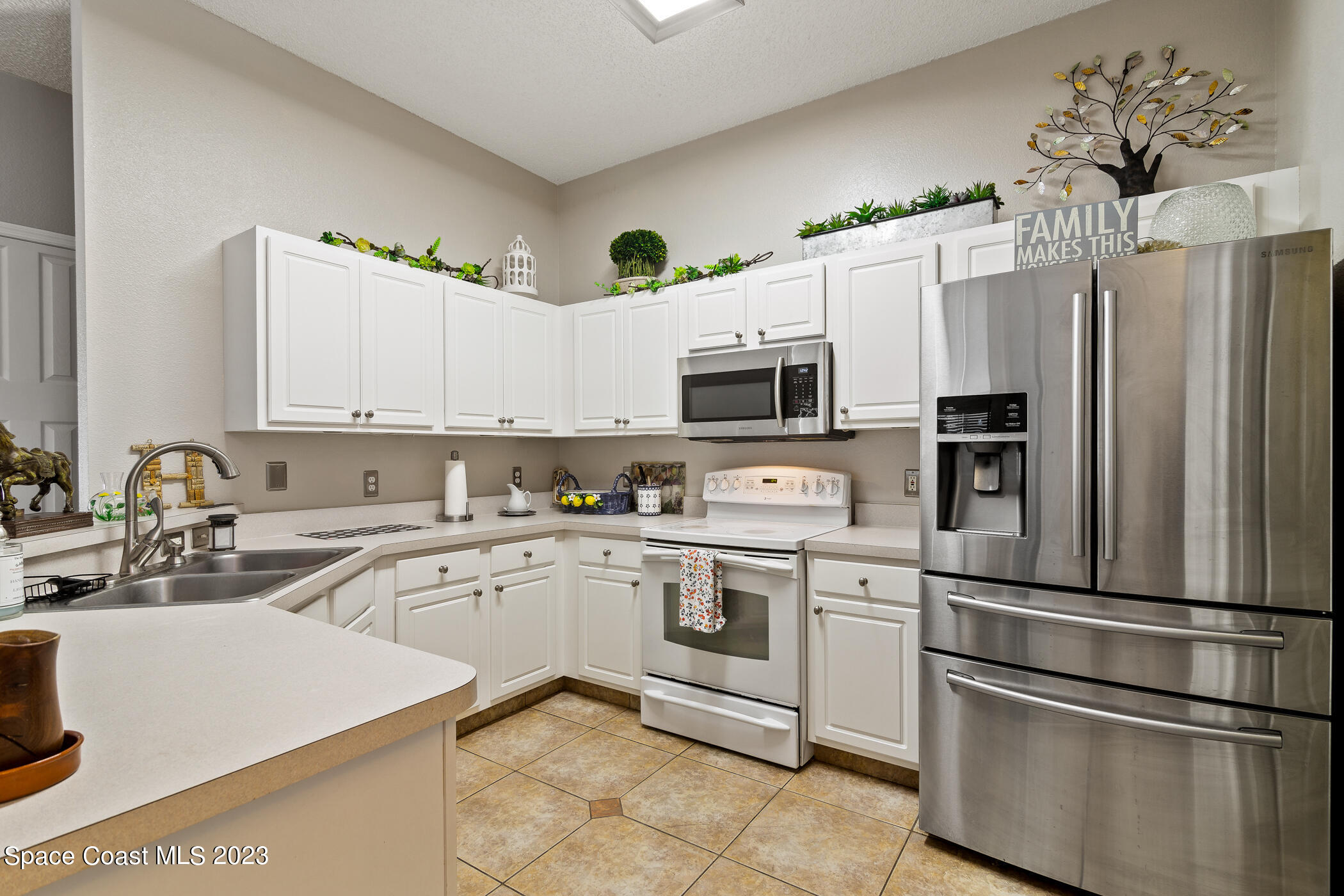 4740 Decatur Circle Melbourne, FL 32934 - Photo 3 of 16 4740 Decatur Cir MLS-2