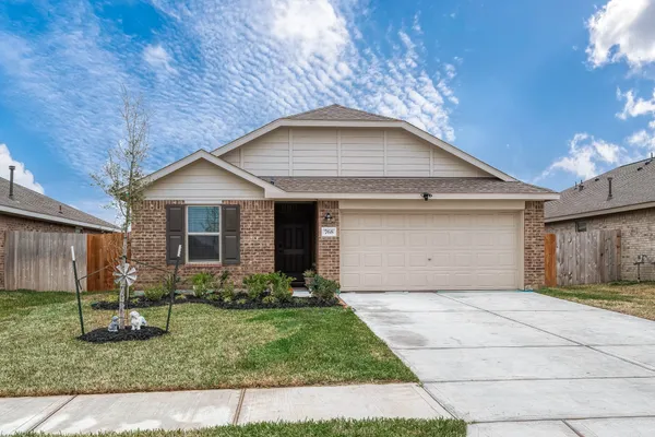 $2,600 | 768 Delaney Cove, La Marque, TX 77568