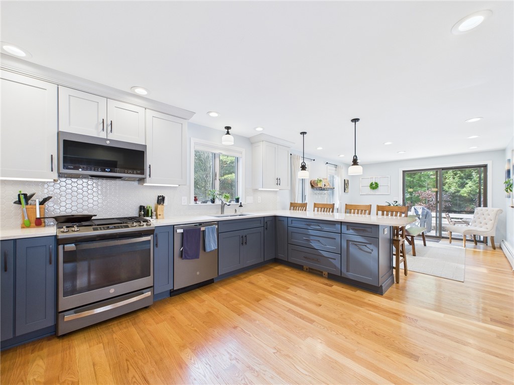 22 Deer Run Road Richmond, RI 02812 - Photo 3 of 27 Stylish and open updated kitchen