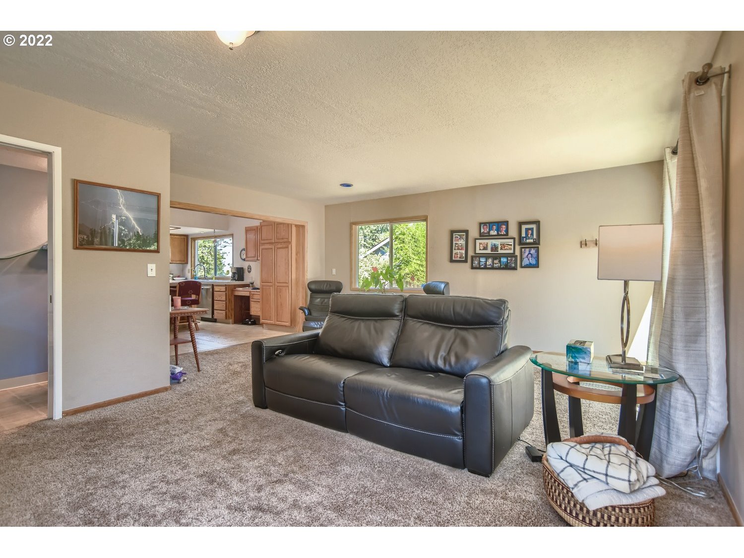 4646 Southeast View Acres Road Milwaukie, OR 97267 - Photo 12 of 31 Family Room