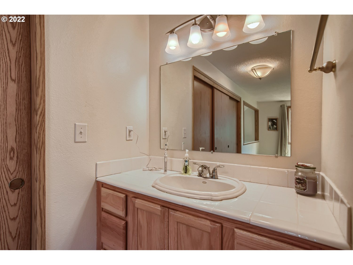 4646 Southeast View Acres Road Milwaukie, OR 97267 - Photo 22 of 31 Bedroom