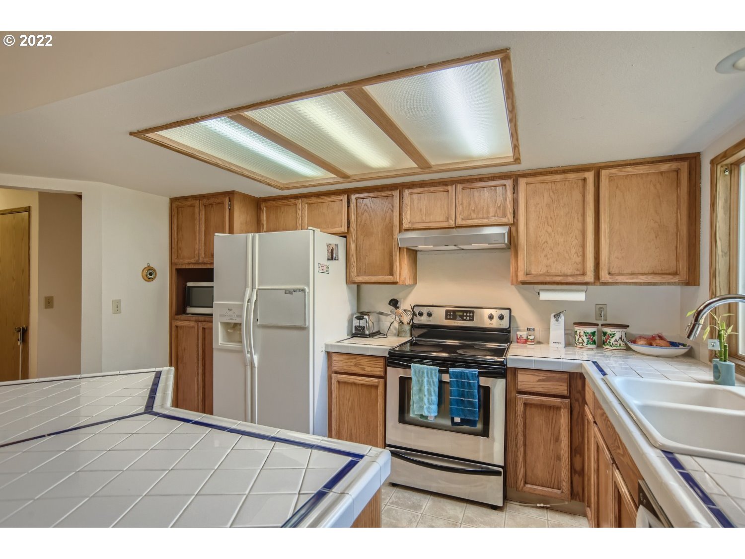 4646 Southeast View Acres Road Milwaukie, OR 97267 - Photo 8 of 31 Kitchen