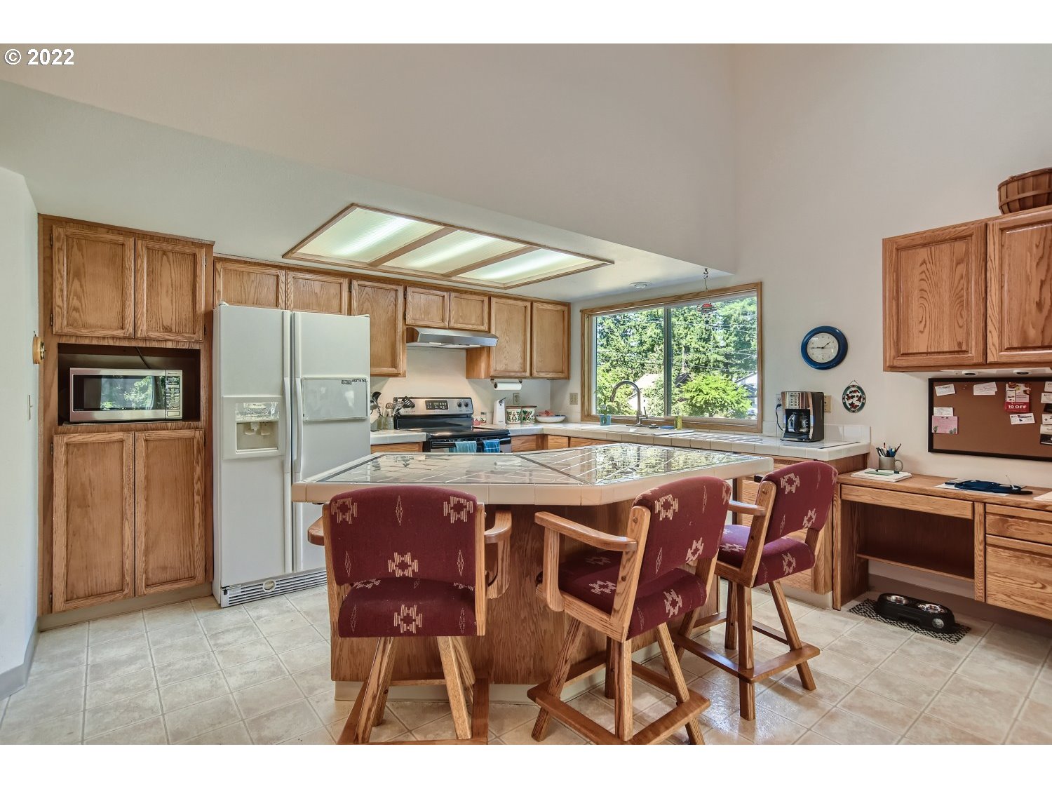 4646 Southeast View Acres Road Milwaukie, OR 97267 - Photo 10 of 31 Kitchen