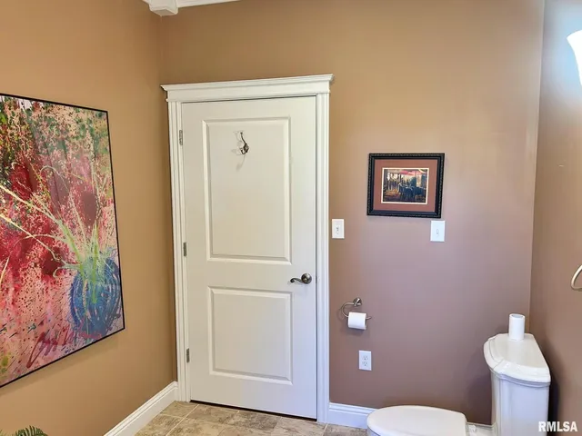 $284,900 | 8 Dogwood Place, Harrisburg, IL 62946