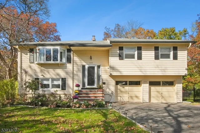 $939,000 | 223 Chaucer Drive, Berkeley Heights, NJ 07922