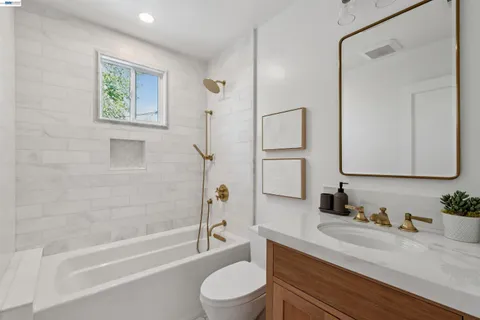 $835,000 | 15915 Via Toledo, San Lorenzo, CA 94580