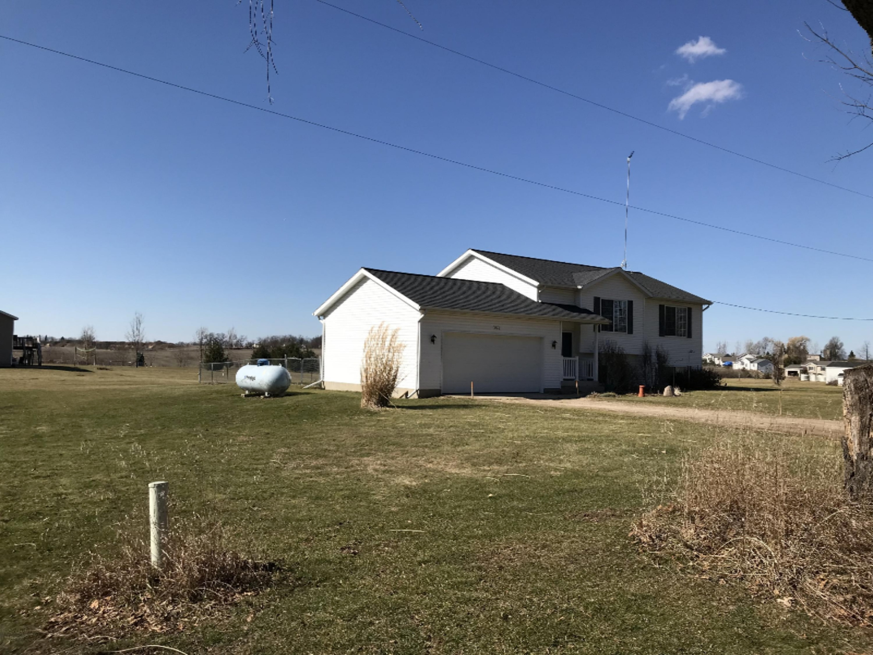 8288 Tucker Road Clarksville, MI 48815 - Photo 3 of 21 IMG_1978