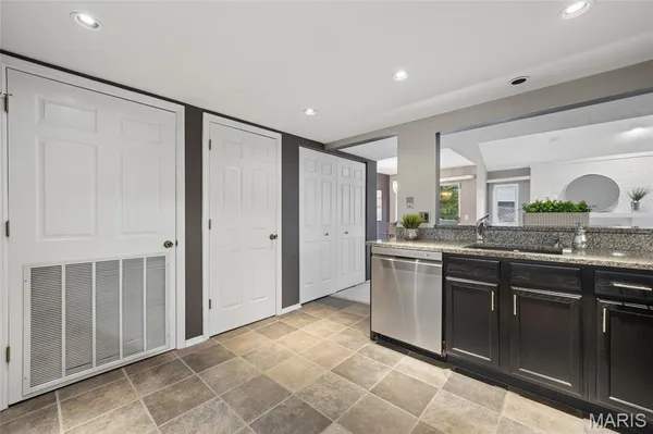 $299,900 | 1010 Thoreau Court, Unit 310, St. Louis, MO 63146