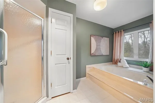 $299,900 | 1010 Thoreau Court, Unit 310, St. Louis, MO 63146