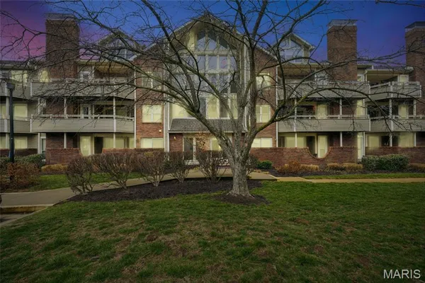 $299,900 | 1010 Thoreau Court, Unit 310, St. Louis, MO 63146