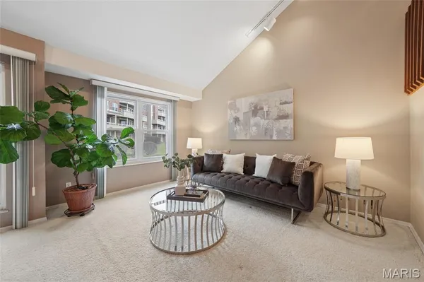 $299,900 | 1010 Thoreau Court, Unit 310, St. Louis, MO 63146
