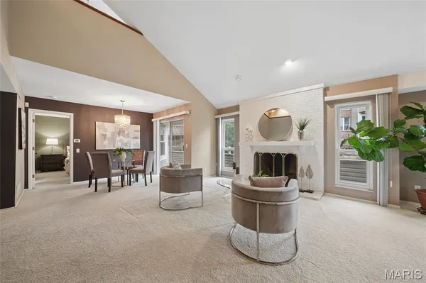 $299,900 | 1010 Thoreau Court, Unit 310, St. Louis, MO 63146