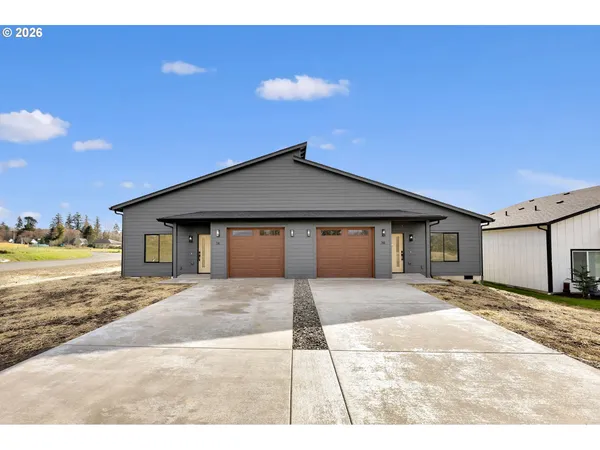 $299,900 | 3 Anchor Wy Loop, Unit B, Cathlamet, WA 98612
