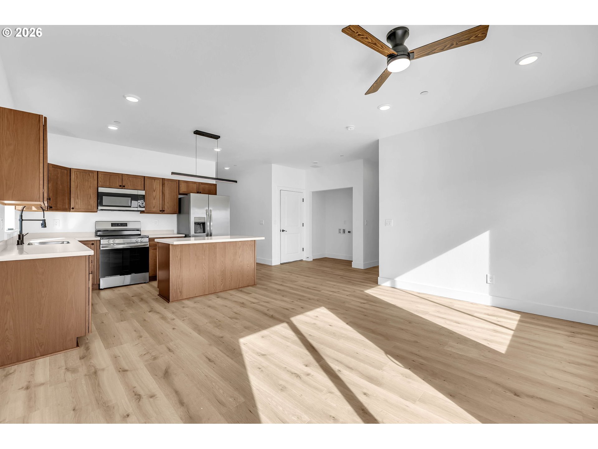 3 Anchor Wy Loop, Unit B Cathlamet, WA 98612 - Photo 10 of 33