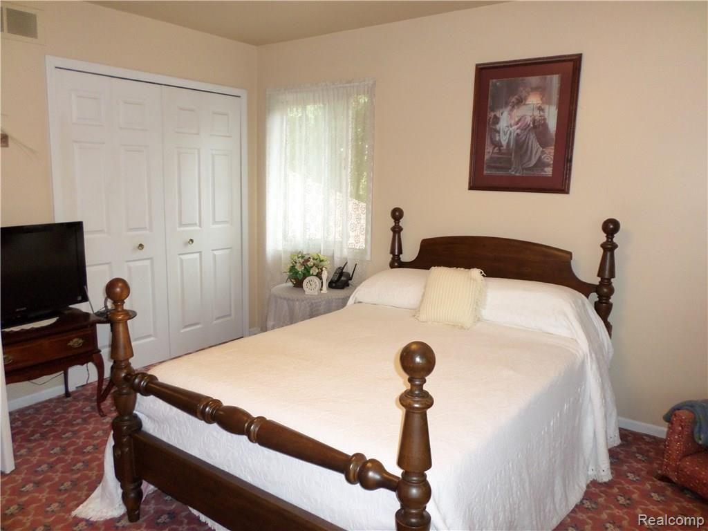 38146 Westchester Road Sterling Heights, MI 48310 - Photo 37 of 54 Masterbedroom1.4