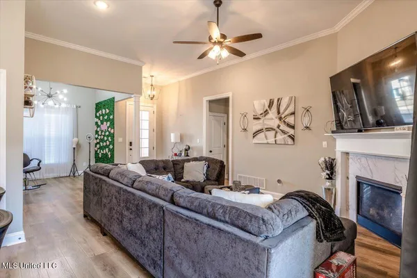 $389,900 | 3823 Andreas Drive, Southaven, MS 38672