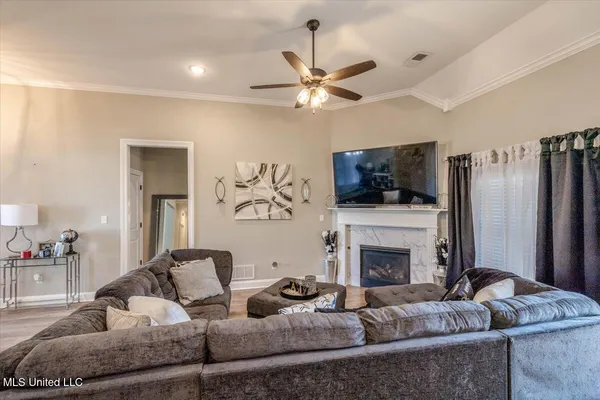$389,900 | 3823 Andreas Drive, Southaven, MS 38672