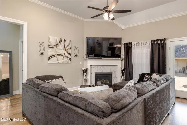 $389,900 | 3823 Andreas Drive, Southaven, MS 38672