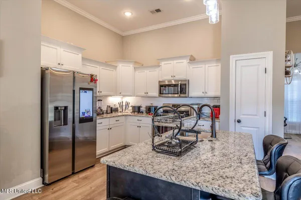 $389,900 | 3823 Andreas Drive, Southaven, MS 38672