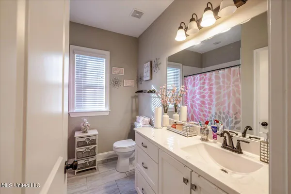 $389,900 | 3823 Andreas Drive, Southaven, MS 38672