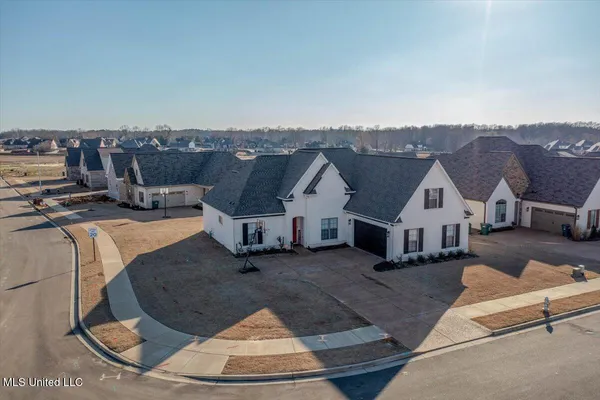 $389,900 | 3823 Andreas Drive, Southaven, MS 38672