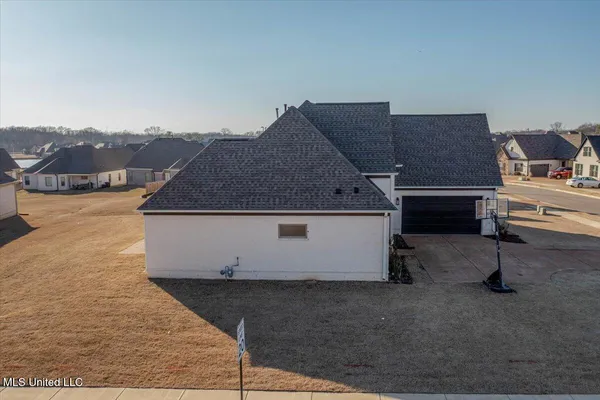 $389,900 | 3823 Andreas Drive, Southaven, MS 38672